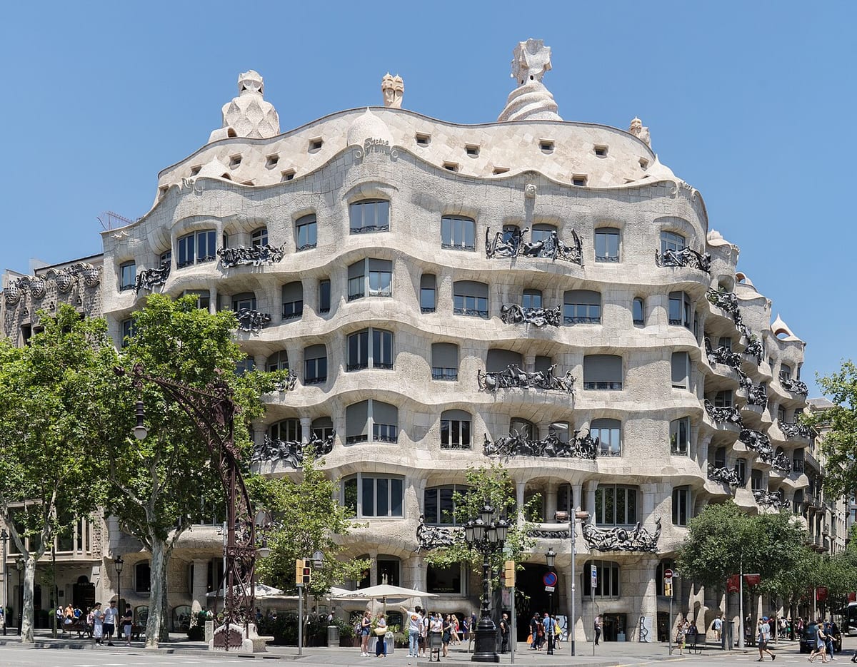 Casa Milà, Barcelona, Barcelonès