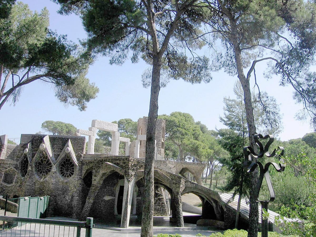 Cripta de la Colonia Güell, Santa Coloma de Cervelló, Baix Llobregat